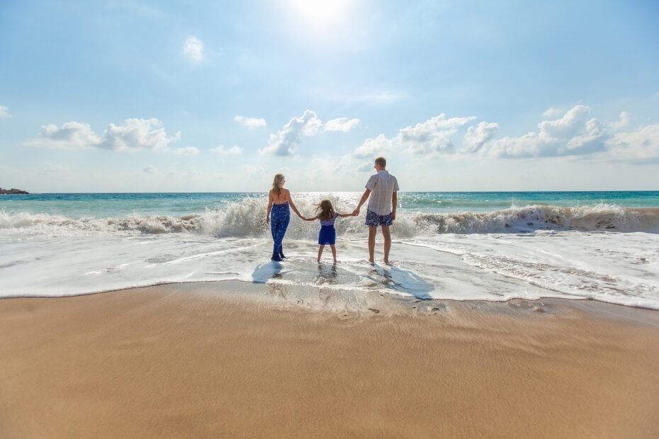 beach, family, fun, leisure, ocean, relaxation, sand, sea, seashore, sky, nature, summer, sunny, vacation, water, wave, parenthood, parents, child-1867271.jpg